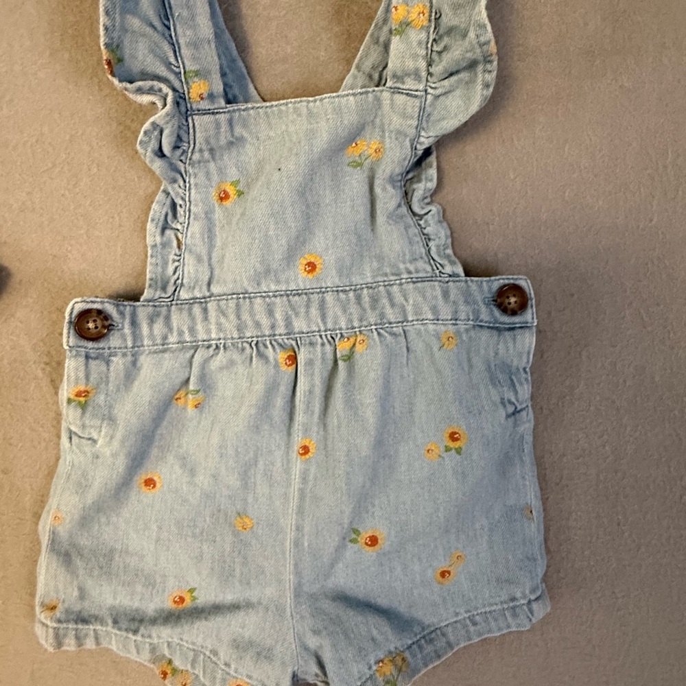 6-12 lot Cat & Jack White Baby Outfit - Picture 9 of 16